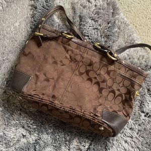 Coach brown signature tote bag. Canvas diver hardware